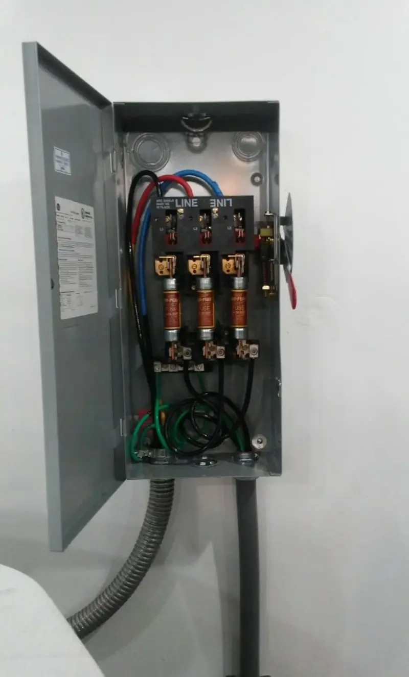 Three-phase disconnect switch installed for Smoke Detector Installation in Peoria